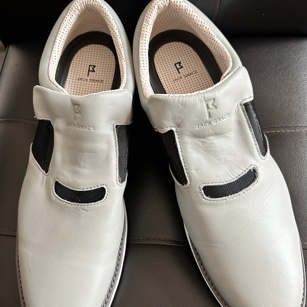 Man’s golf shoes size-13